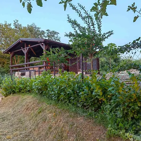 Serbona شقة كلادوفو